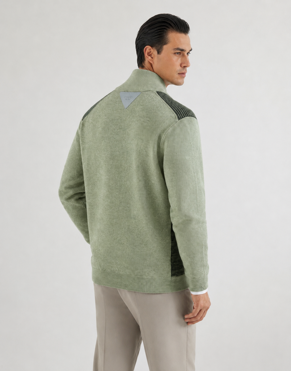 ZIPPED SWEATER